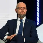 Где сейчас Арсений Яценюк и его семья в 2025 ?