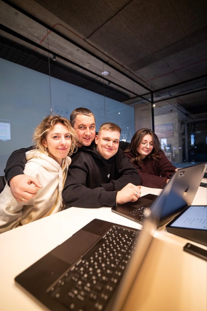 Генератор, підтримка і Slack-статуси: як живе ІТ-компанія SharksСode під час блекаутів