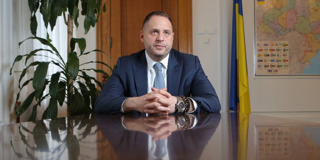 Андрій Єрмак Національність: подробная биография и профессиональный путь