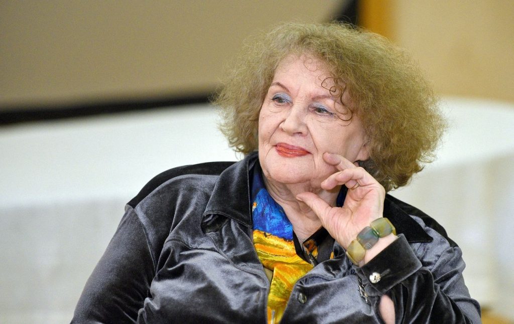 Ліна Костенко В Молодості: Ранні Роки, Творчий Шлях і Особисте Життя